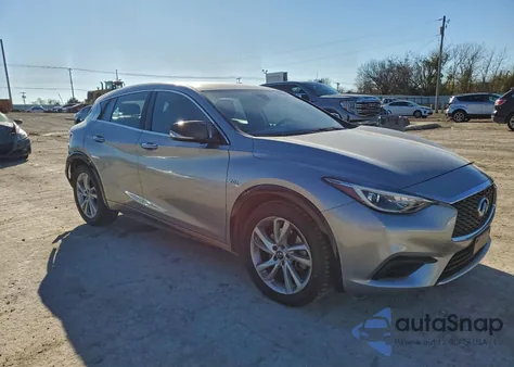 2018 Infiniti Qx30 Base z USA, uszkodzony, nr VIN SJKCH5CP1JA056873